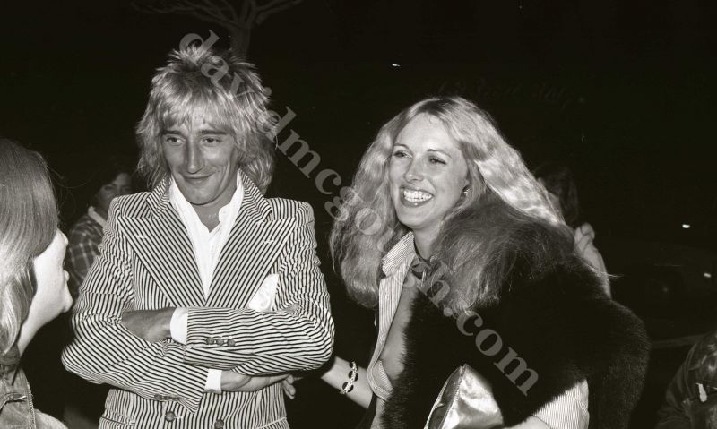 Rod Stewart,  Alana Hamilton 1979, Los Angeles.jpg
